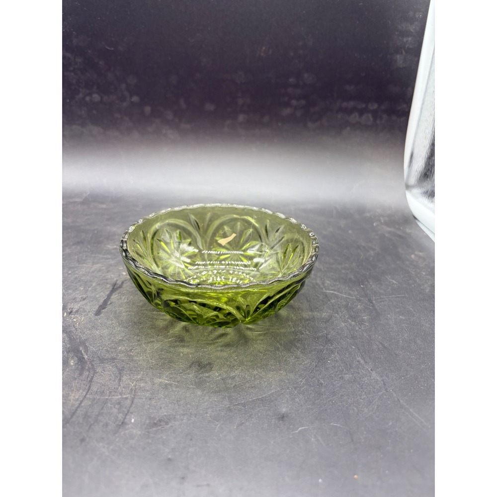 Vintage Olive Green Pressed Glass Bowl Sunburst Scalloped Candy Dish 5 inch